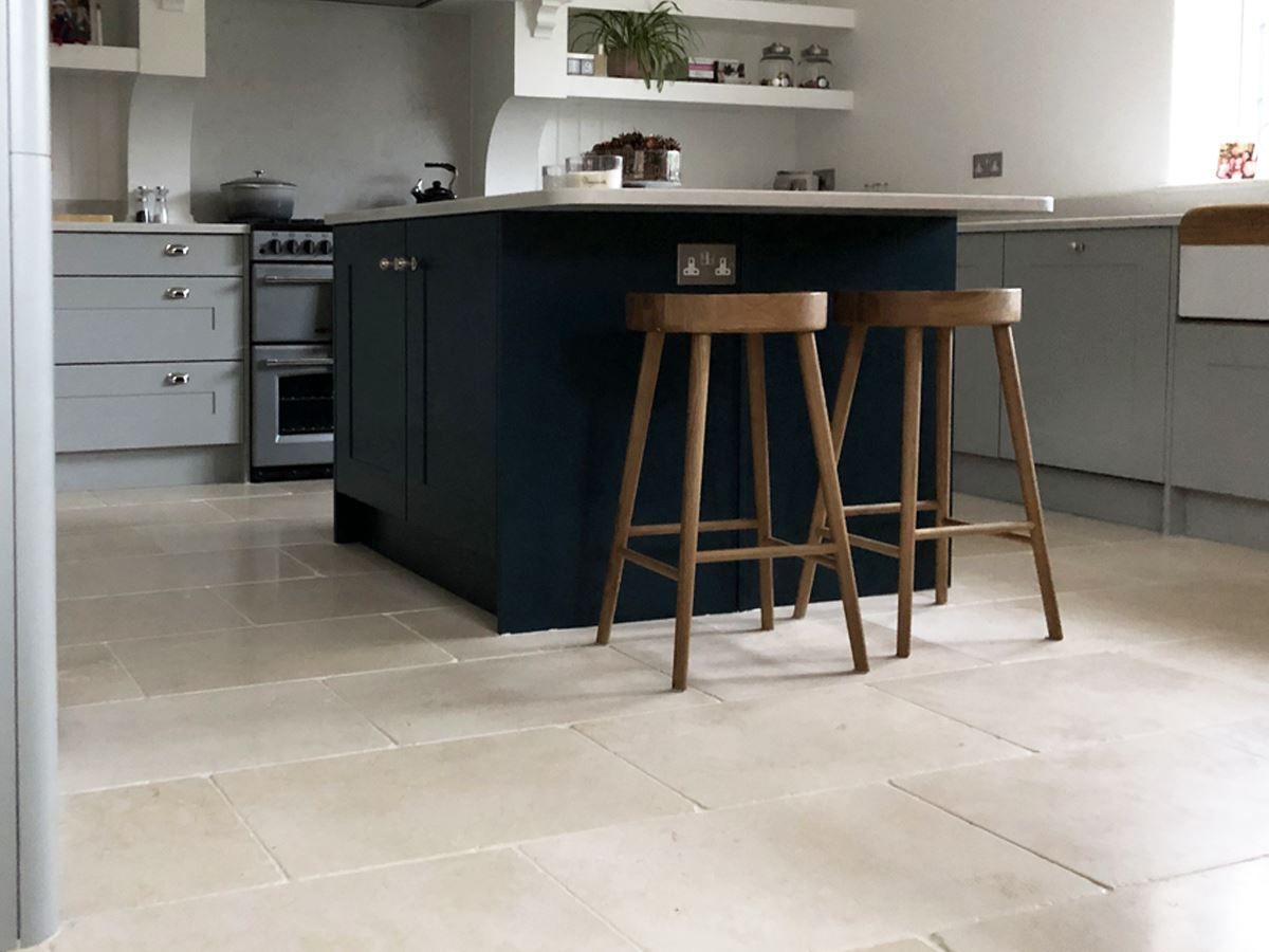 Picture for category AVALON TUMBLED LIMESTONE