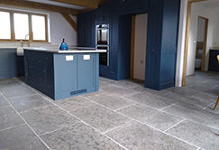 Picture for category RUTLAND GREY TUMBLED LIMESTONE
