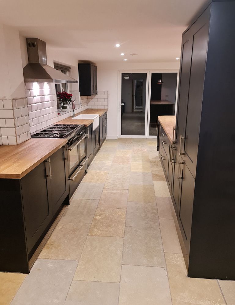 Picture for category AVONDALE TUMBLED & BRUSHED LIMESTONE