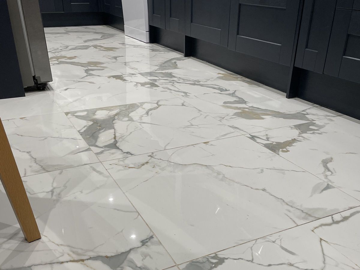 Picture for category VENICE GOLD POLISHED PORCELAIN