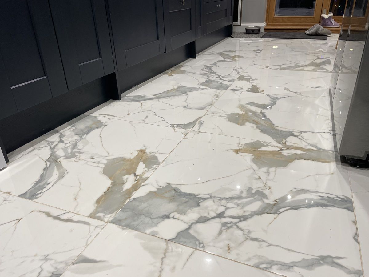 Picture for category VENICE GOLD POLISHED PORCELAIN