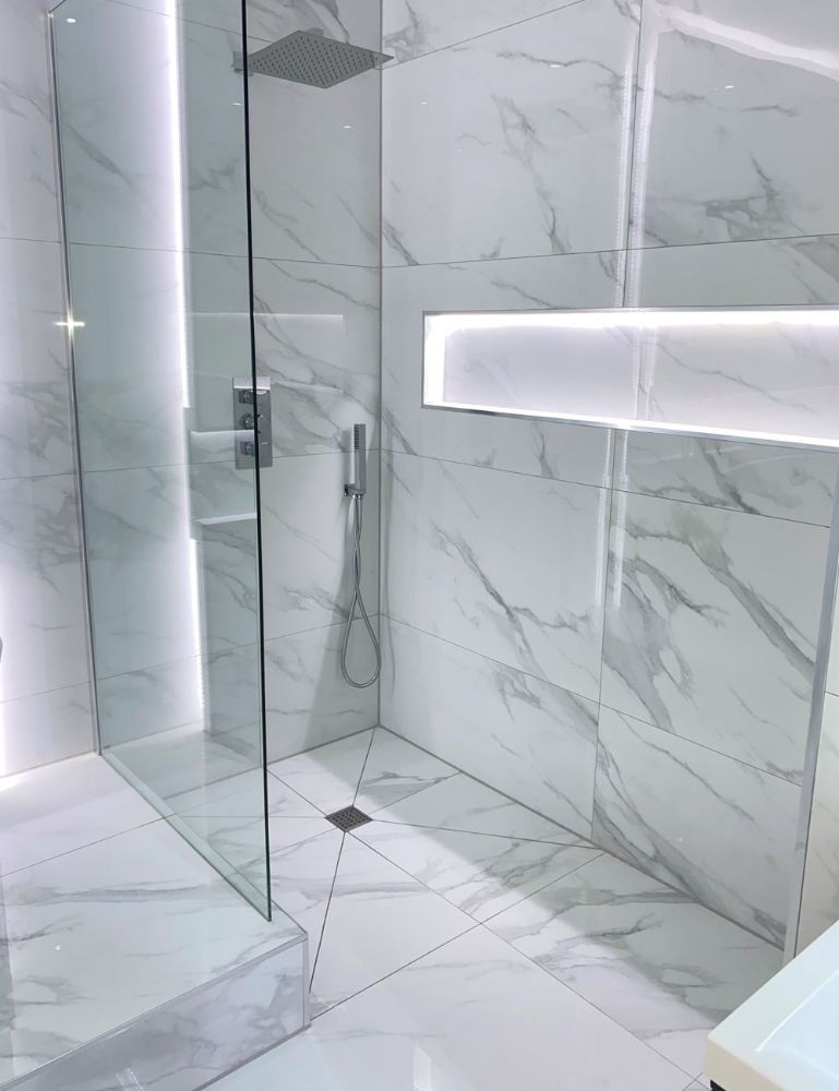 Picture for category TIMELESS WHITE CARRARA POLISHED PORCELAIN