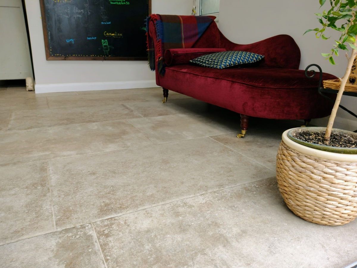 Picture for category AVIGNON BUFF ANTIQUE EFFECT PORCELAIN
