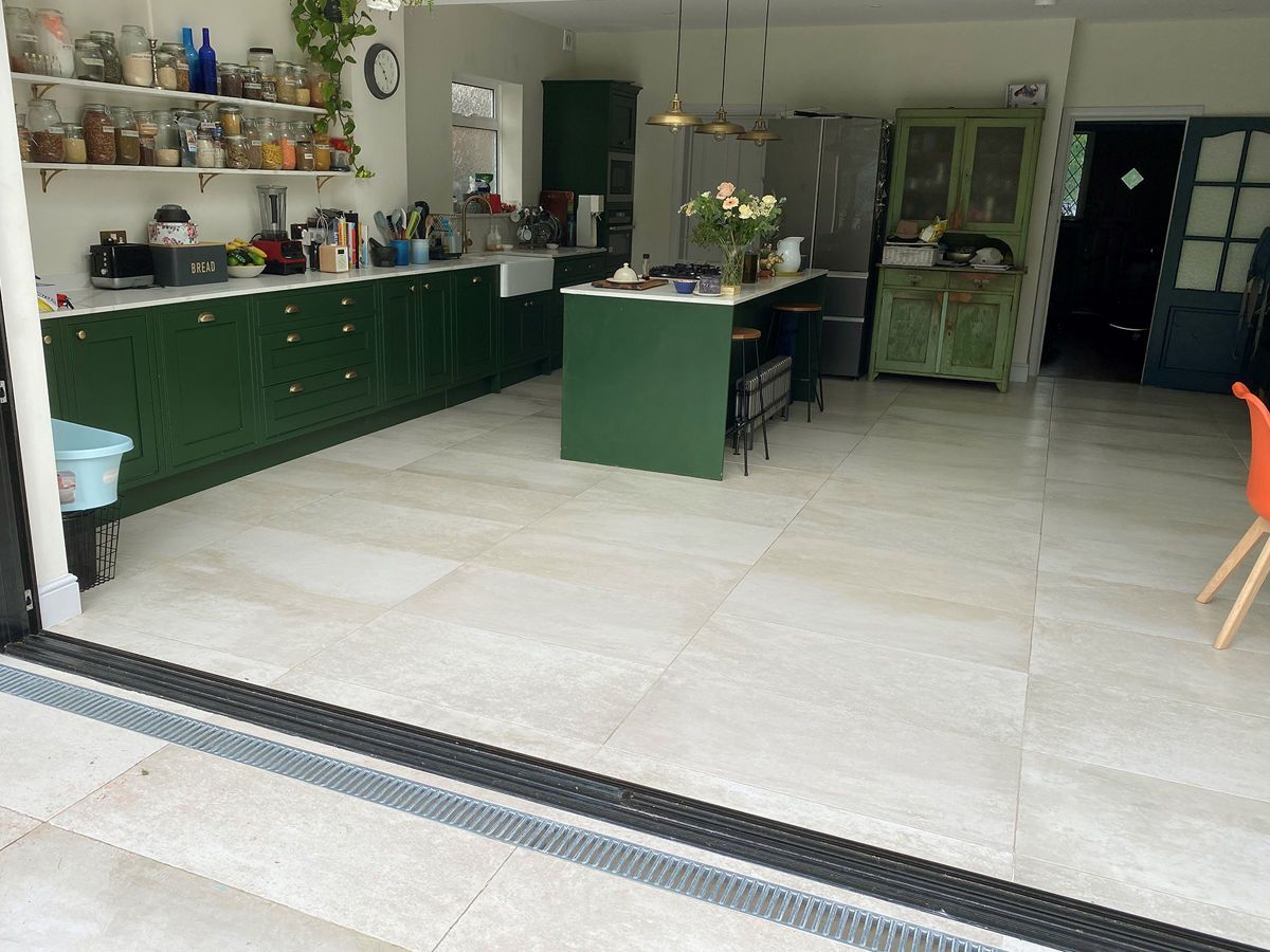 Picture for category PALAIS BIANCO ANTIQUE EFFECT PORCELAIN