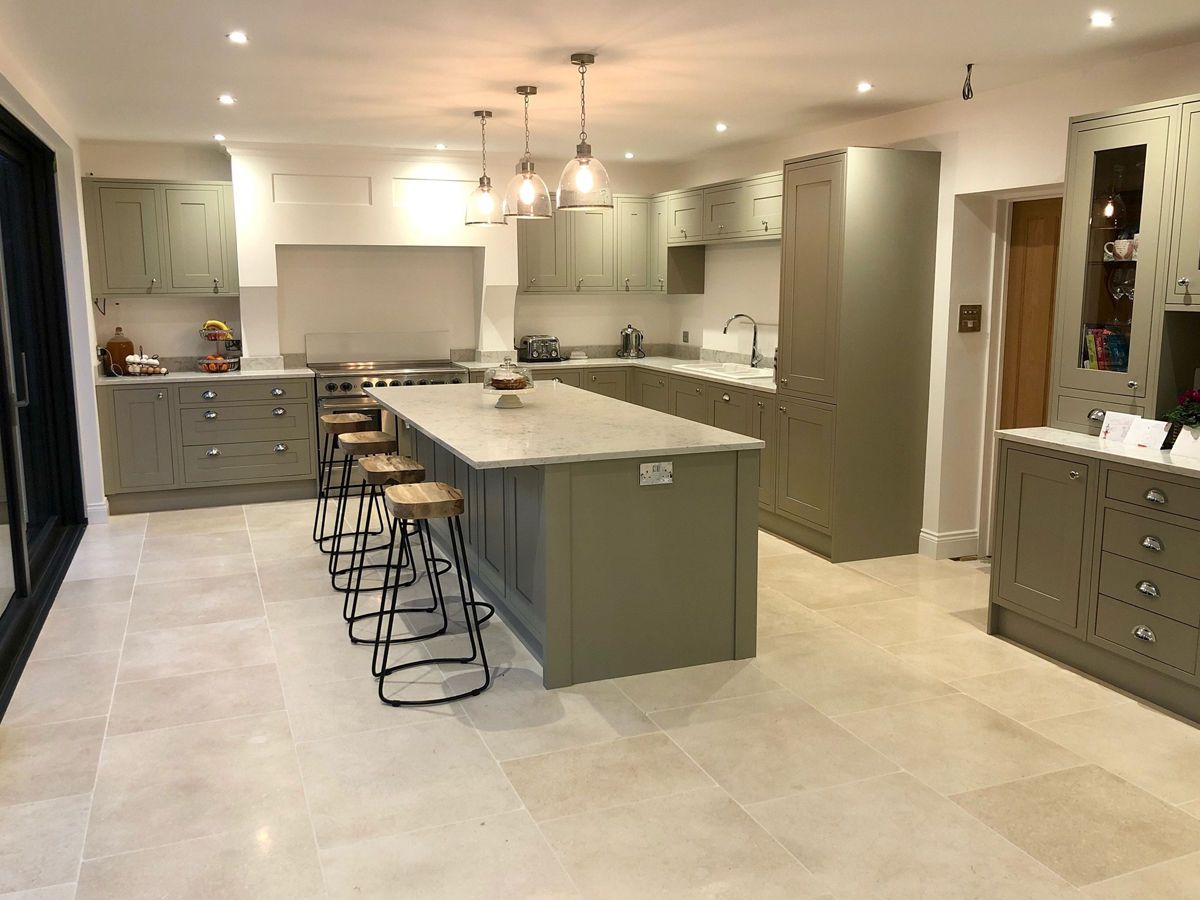 Picture for category AVALON TUMBLED LIMESTONE
