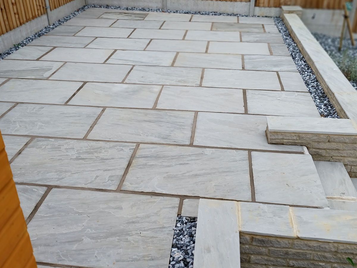 Picture for category CLASSIC SILVER GREY SANDSTONE PAVING