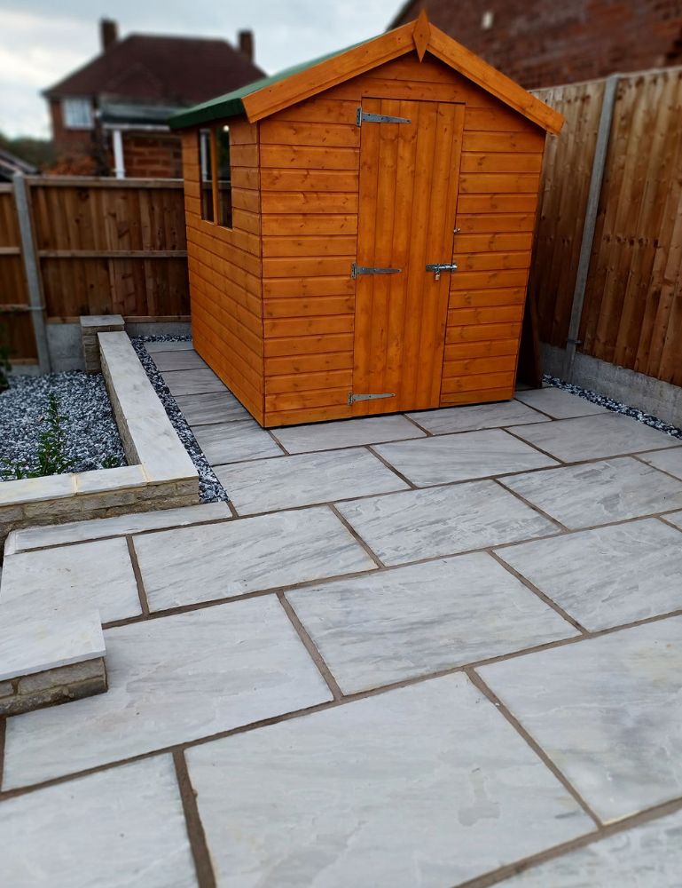 Picture for category CLASSIC SILVER GREY SANDSTONE PAVING