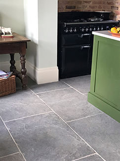 Picture for category STAMFORD TUMBLED LIMESTONE