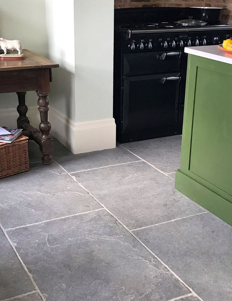 Picture for category STAMFORD TUMBLED LIMESTONE