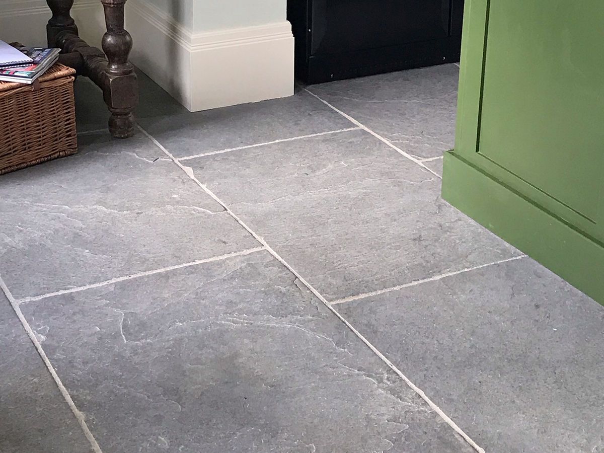 Picture for category STAMFORD TUMBLED LIMESTONE