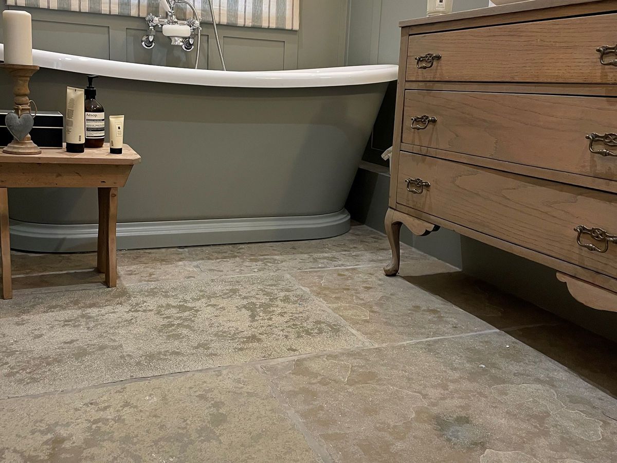 Picture for category SOMERSET TUMBLED & BRUSHED LIMESTONE