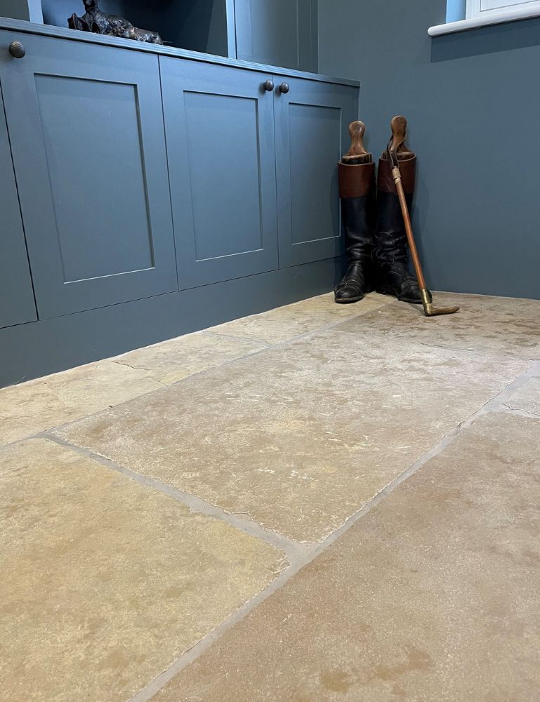 Picture for category SOMERSET TUMBLED & BRUSHED LIMESTONE