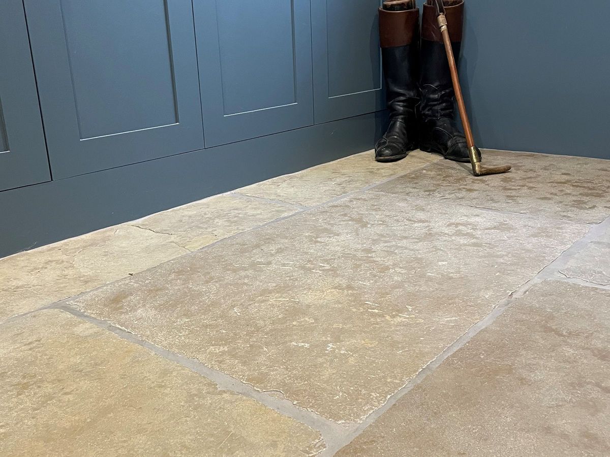 Picture for category SOMERSET TUMBLED & BRUSHED LIMESTONE
