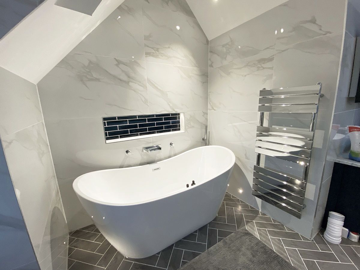 Picture for category TIMELESS WHITE CARRARA POLISHED PORCELAIN