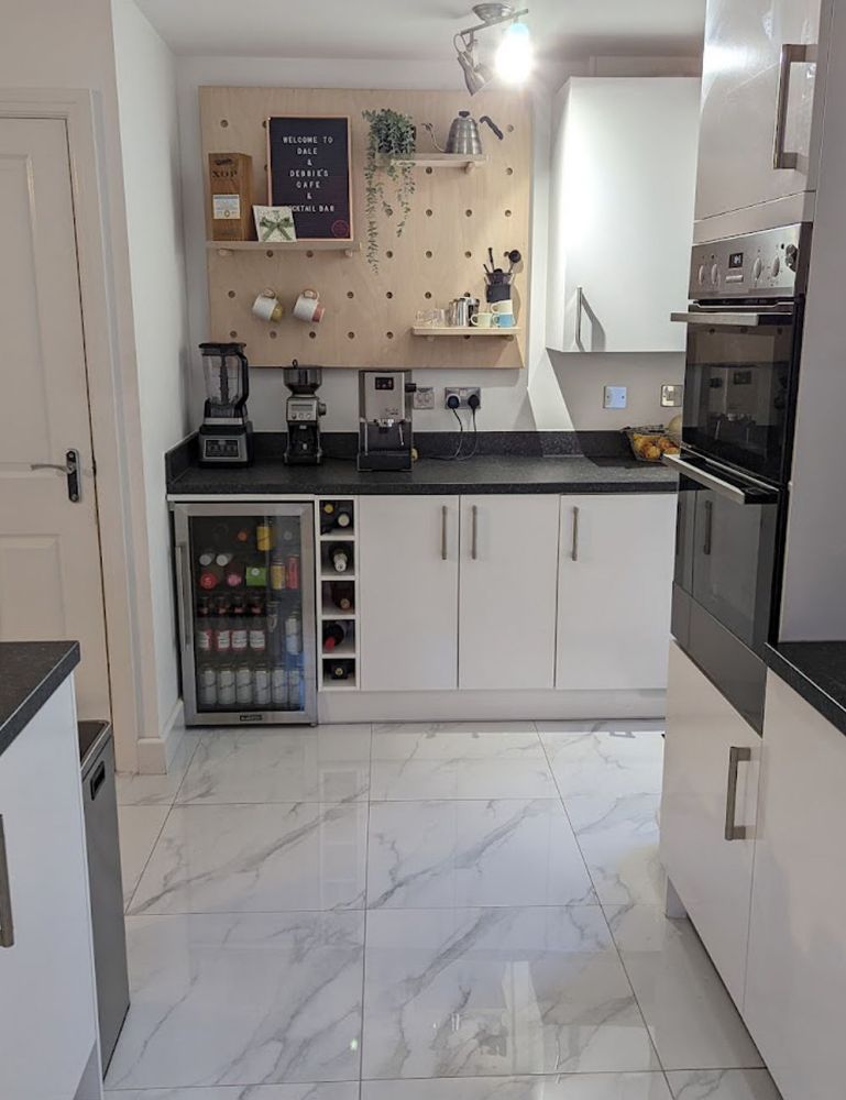 Picture for category NUOVA CARRARA POLISHED PORCELAIN