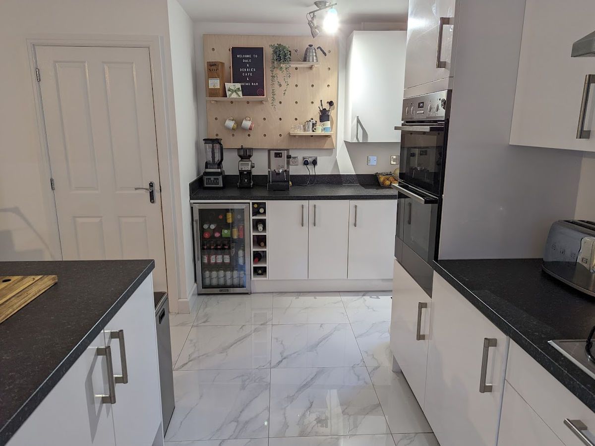 Picture for category NUOVA CARRARA POLISHED PORCELAIN