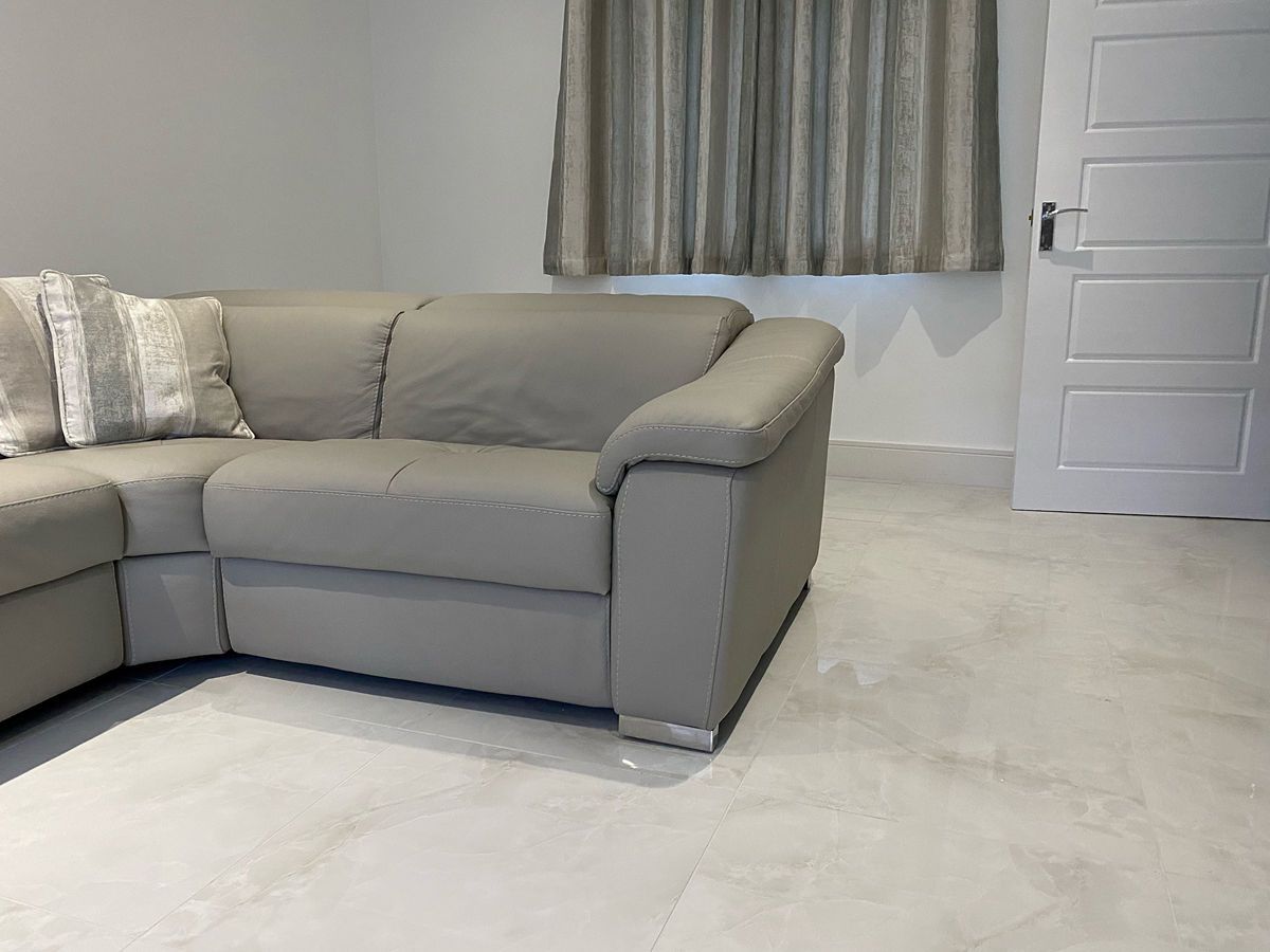 Picture for category ONYX PEARL POLISHED PORCELAIN