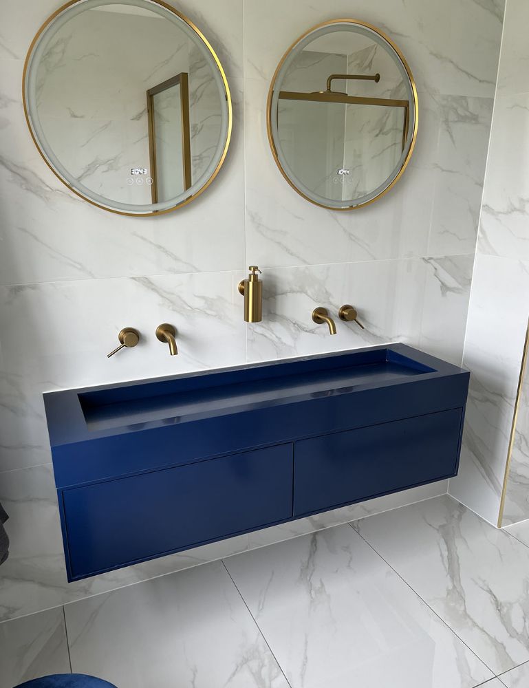 Picture for category TIMELESS WHITE CARRARA POLISHED PORCELAIN