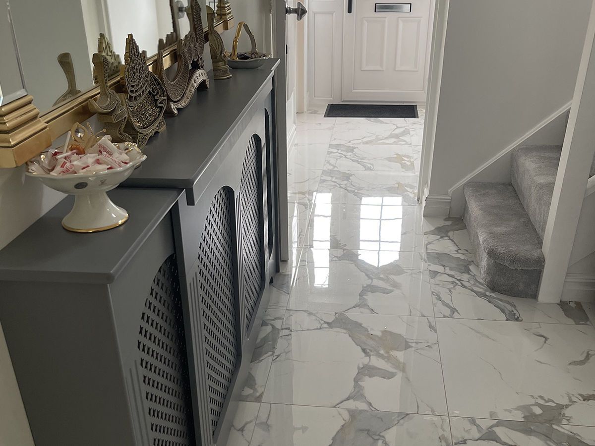 Picture for category VENICE GOLD POLISHED PORCELAIN