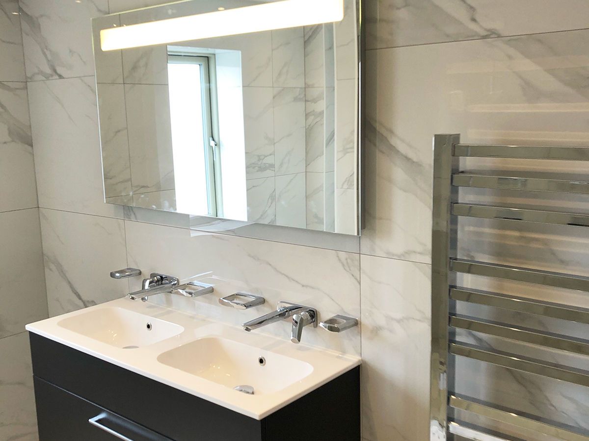 Picture for category TIMELESS WHITE CARRARA POLISHED PORCELAIN