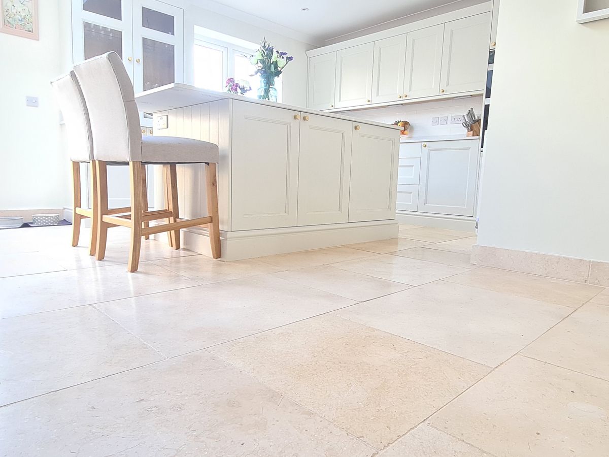 Picture for category AVALON TUMBLED LIMESTONE