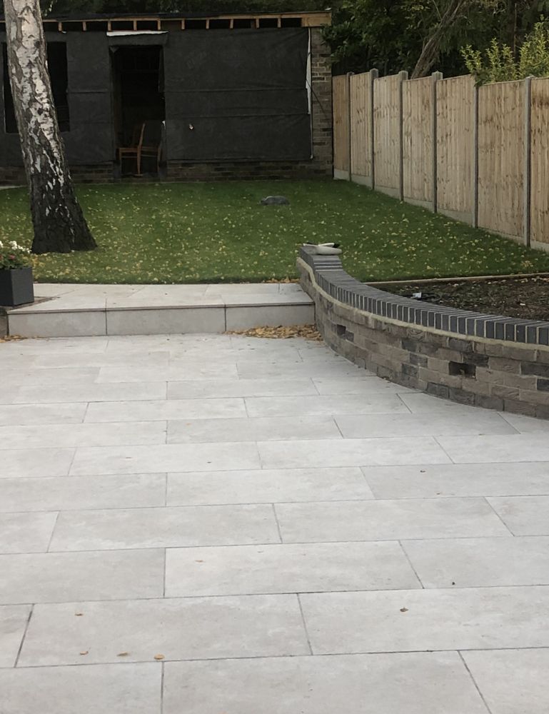 Picture for category CHARTERHOUSE BIANCO PORCELAIN PAVING