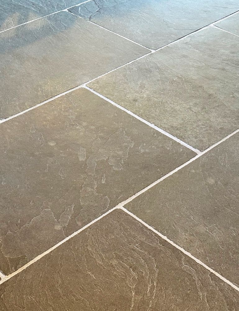 Picture for category STAMFORD TUMBLED LIMESTONE