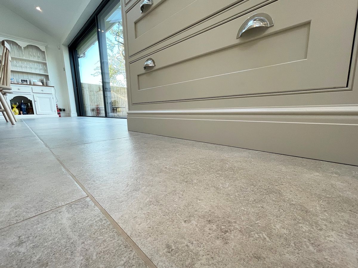 Picture for category CHARTERHOUSE BIANCO ANTIQUE EFFECT PORCELAIN