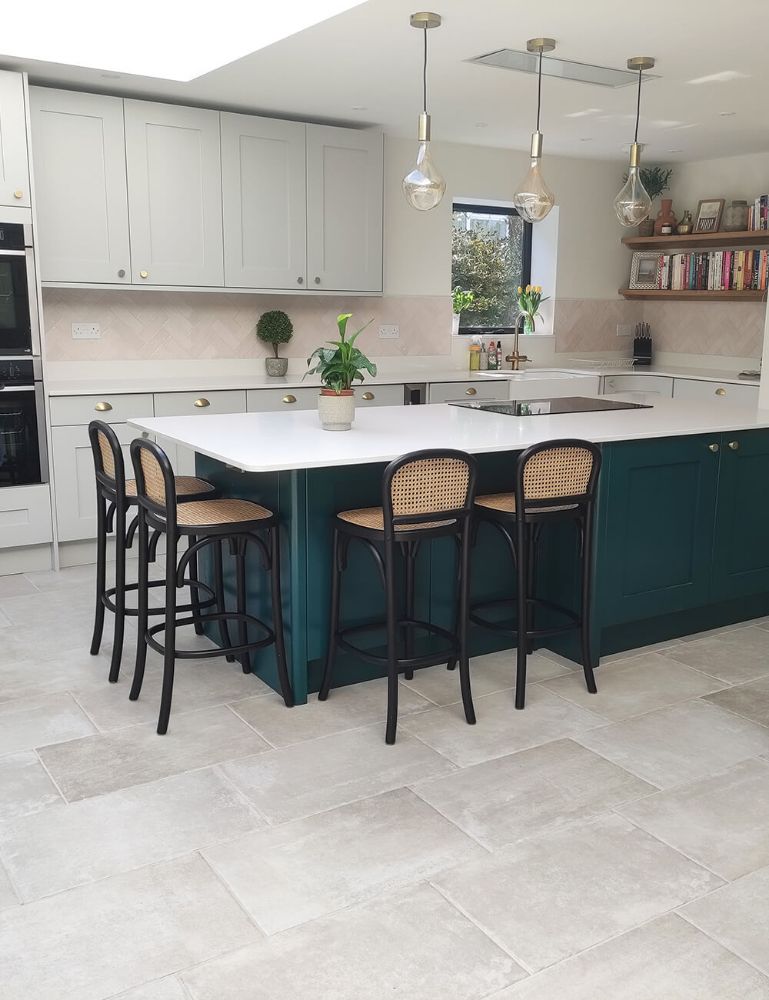 Picture for category PROVENCE BIANCO ANTIQUE EFFECT PORCELAIN