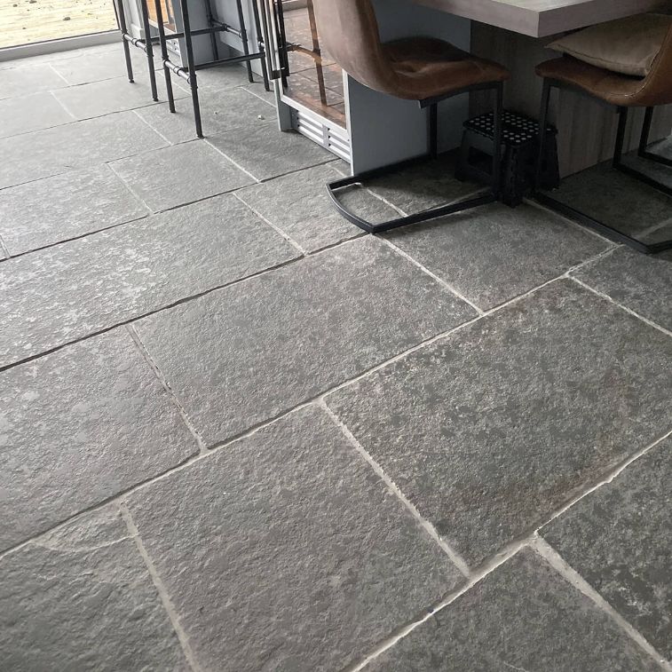 Rutland Grey Limestone Tiles - Tumbled